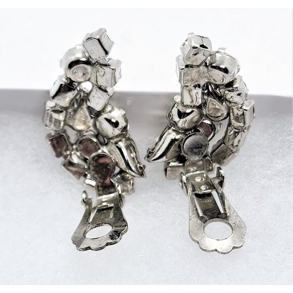 EARRINGS-JULIANA D&E-Vintage-Multi Clear Rhinestones-Leaf Shaped-Clip On - Picture 3 of 12